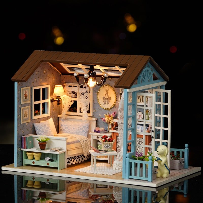 New Year Christmas Gifts Doll House DIY Miniature Dollhouse Toy Furnitures CasaDolls Houses Toys For Childred Birthday GiftsZ007